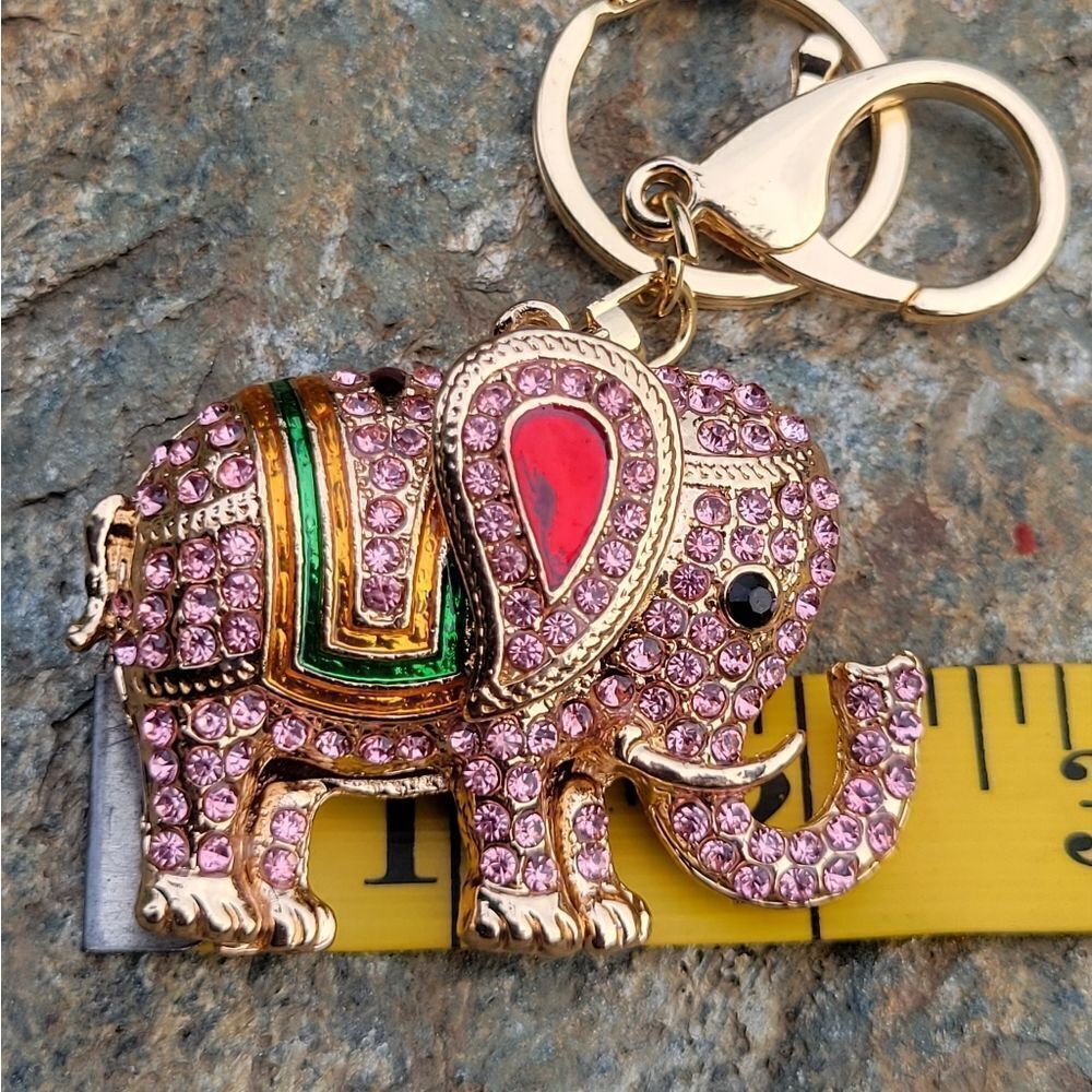 ‎Austrian Crystal Elephant Keychain - Picture 7 of 7
